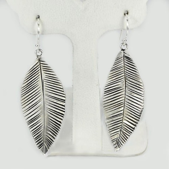 Sterling Silver Leaf Earrings 5.02 G. - Picture 1 of 3